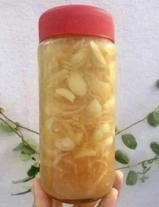 prepara esta bebida para mejorar tu salud, ajo limon jengibre