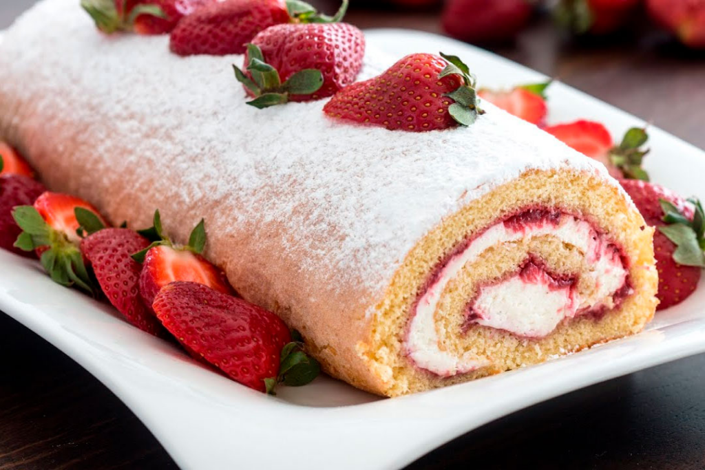 BRAZO DE GITANO CON NATA Y FRESAS