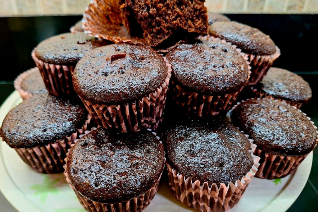 CUPCAKES CASEROS DE CHOCOLATE